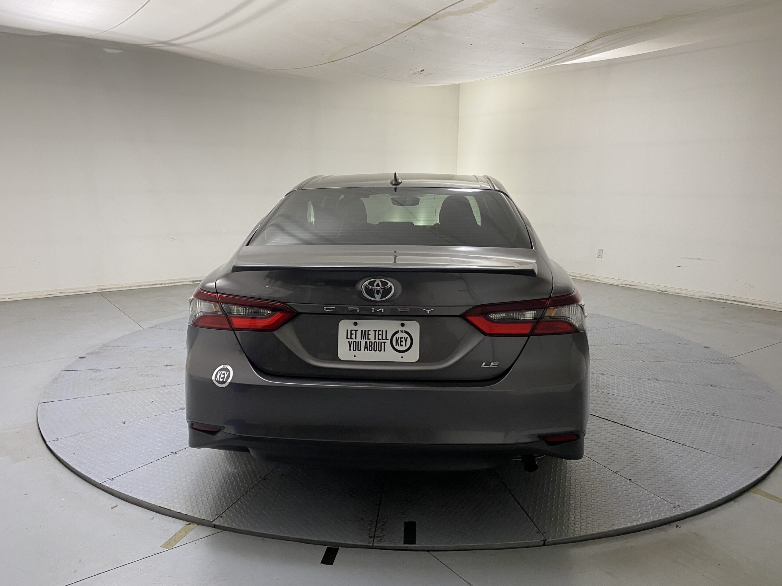 2023 Toyota Camry LE's photo